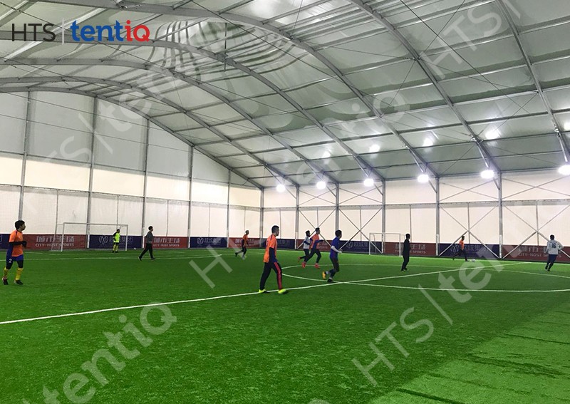 足球場大棚全方位解決方案，滿足項(xiàng)目全年任何季節(jié)均可順利進(jìn)行