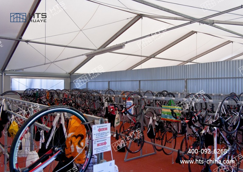 大型倉儲篷房憑借其獨(dú)特的優(yōu)勢，在各個行業(yè)中迅速崛起