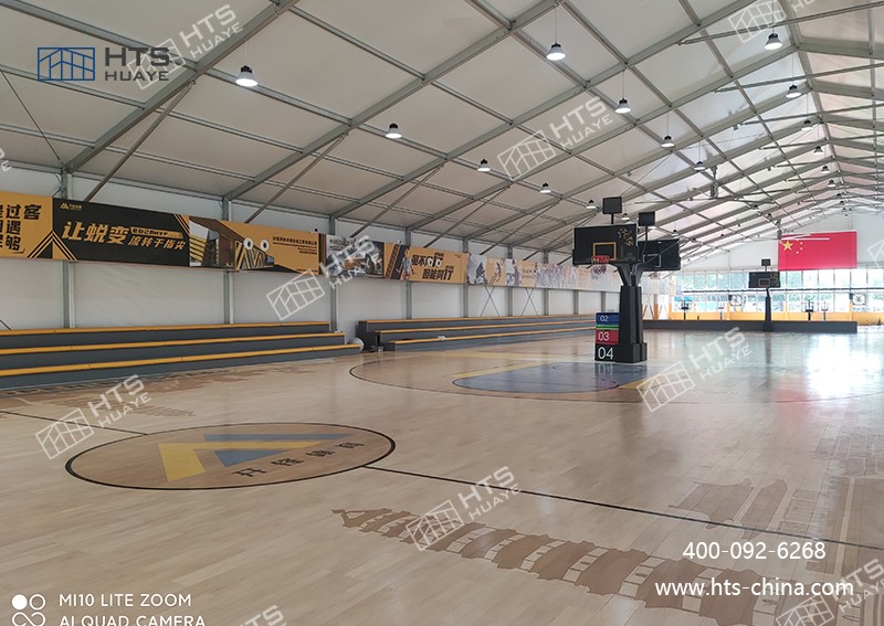 室外籃球場(chǎng)篷房為企業(yè)、校園、社區(qū)等場(chǎng)景快速落地運(yùn)動(dòng)設(shè)施提供了全新可能